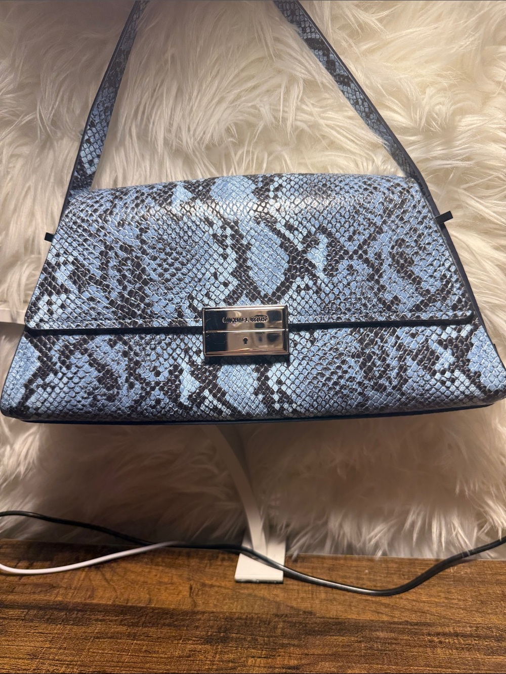 Michael Kors Blue Snake-Print Shoulder Bag - Picture 2 of 8